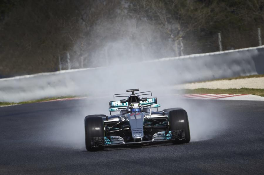  Mercedes-AMG F1 W08 EQ Power+ 2017 года  (фото 7 из 44)